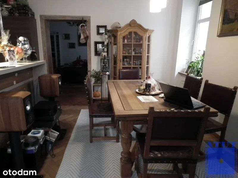 Piekne czteropokojowe w kamienicy blisko Rynku-11