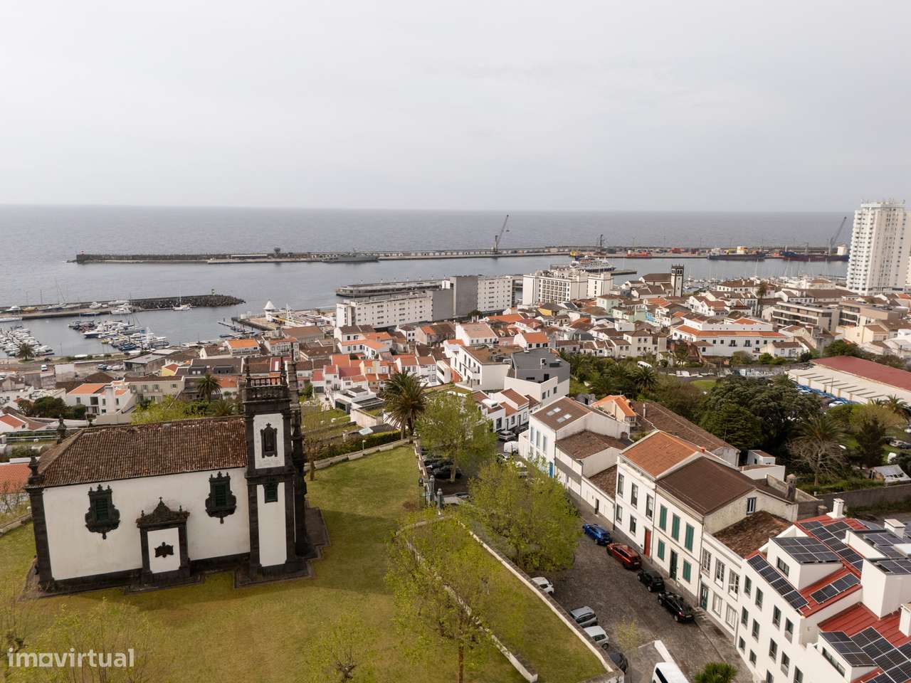 Moradia no Alto da Mãe de Deus – Ponta Delgada-5