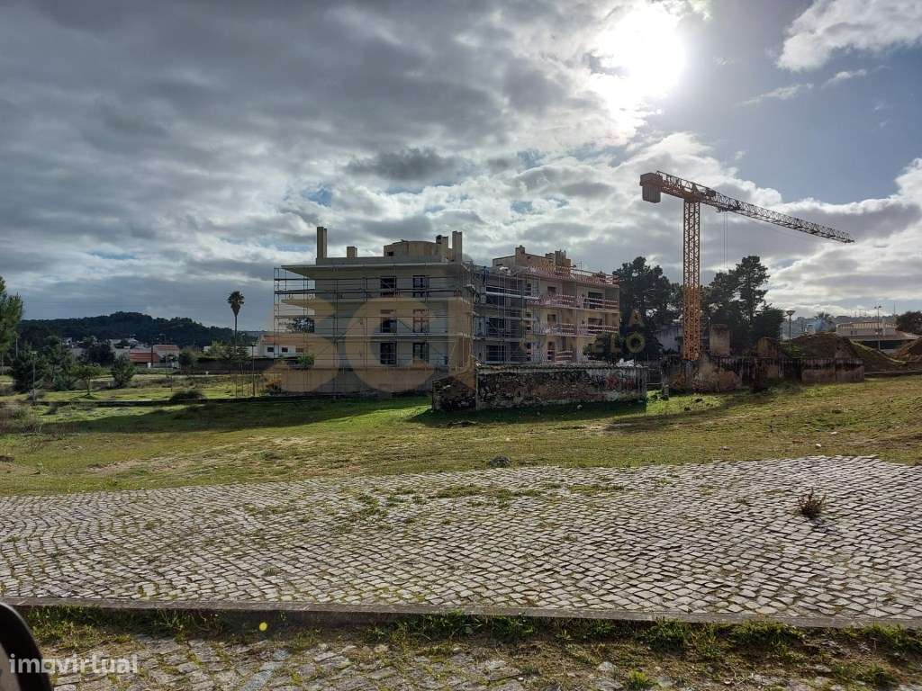 Terreno Urbano para Construção de Prédio em Sesimbra - Grande imagem: 3/19