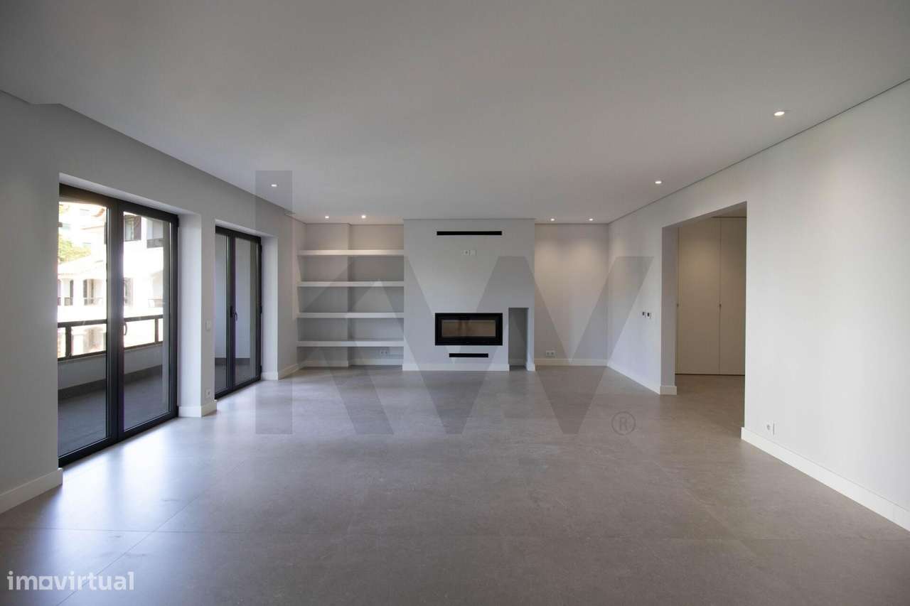 Apartamento T4 Renovado com 2 Suítes + Jardim e Piscina - Grande imagem: 5/55