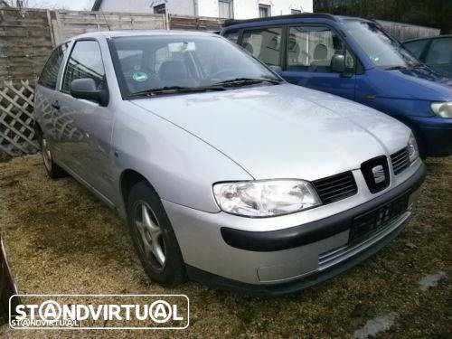 Seat Ibiza do ano 2000 a 2002 - 1