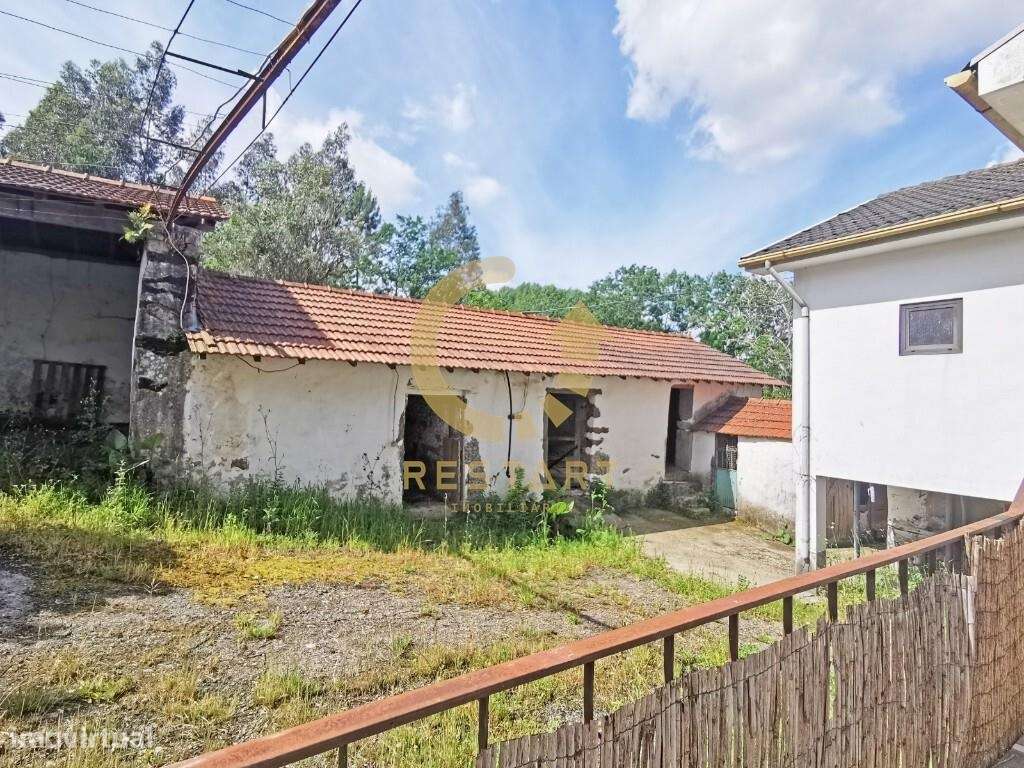 Moradia T-3, inserida numa quinta com 58.000m2de terreno- V. da Feira. - Grande imagem: 2/37