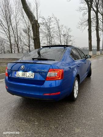 Skoda Octavia 1.6 TDI DPF DSG Elegance - 3