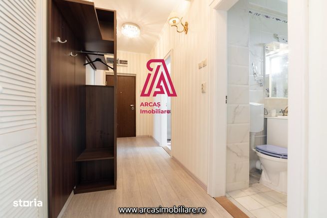 Apartament de vanzare cu 3 camere ultracentral Oradea!-3