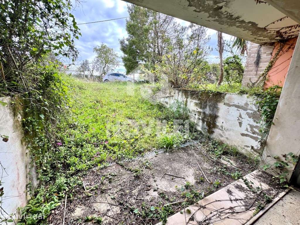 Moradia isolada T3 de cave e rés do chão próxima da Nazaré.-24