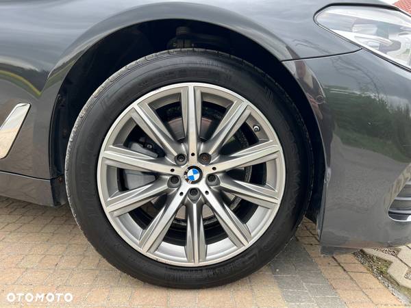 BMW Seria 5 520d xDrive - 17