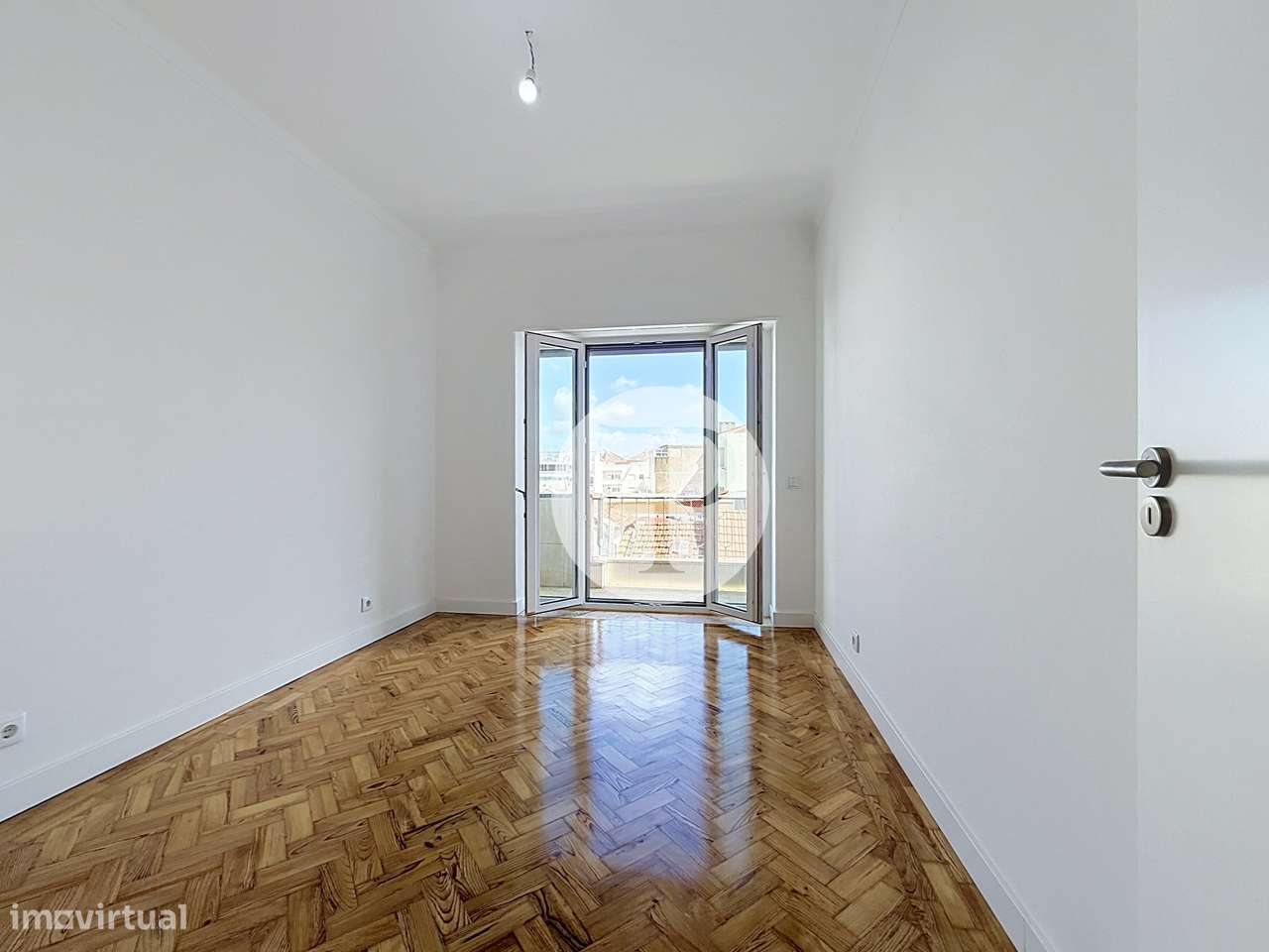 T3 remodelado no centro das Caldas da Rainha, último piso com varanda-12