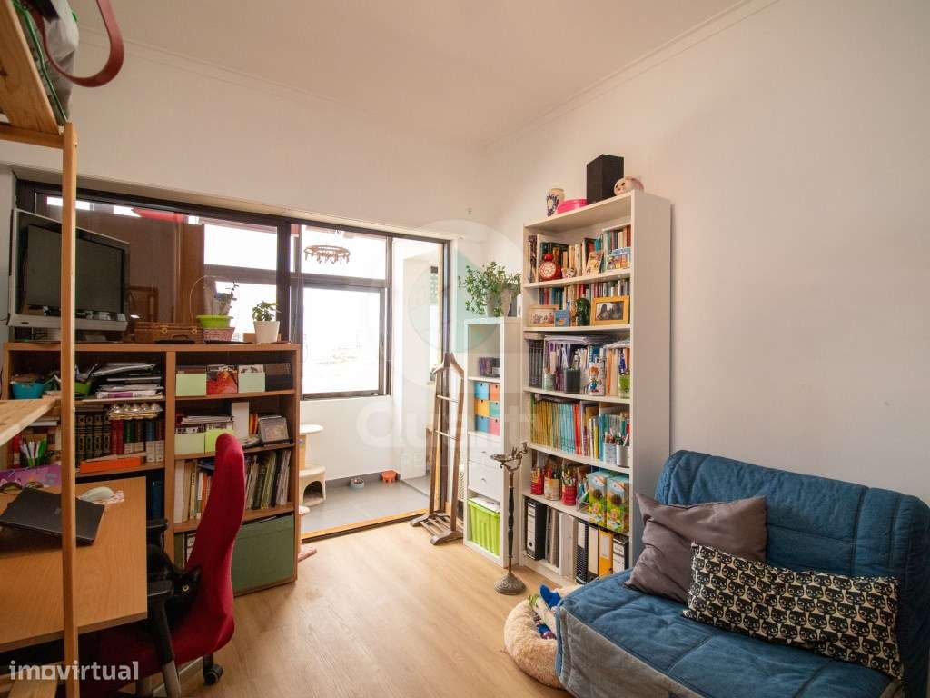 Apartamento T3 com Vista Rio em Excelente Localização-32
