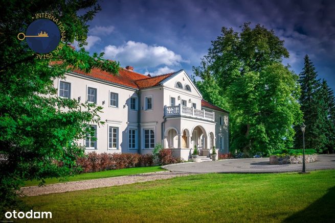 Zespół dworsko-pałacowy, hotel na Mazurach