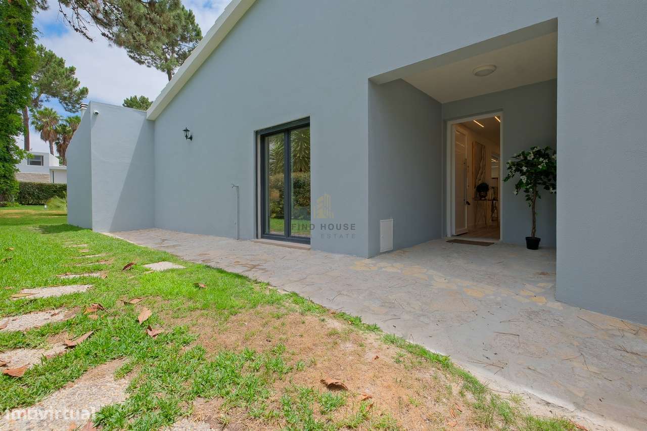 Moradia T4 de Luxo Totalmente Remodelada na Herdade da Aroeira-39