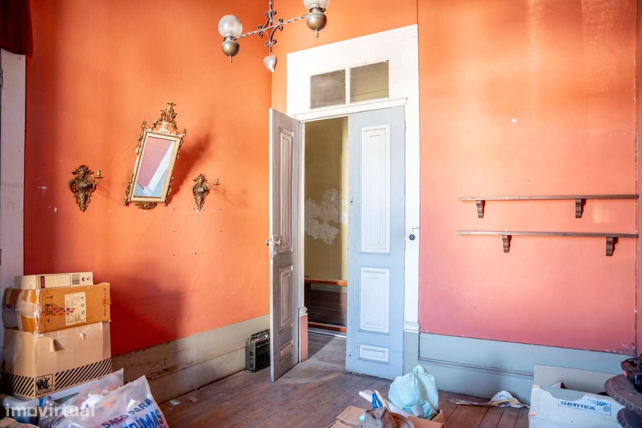 Imóvel com carácter e muito potencial de valorização.-14