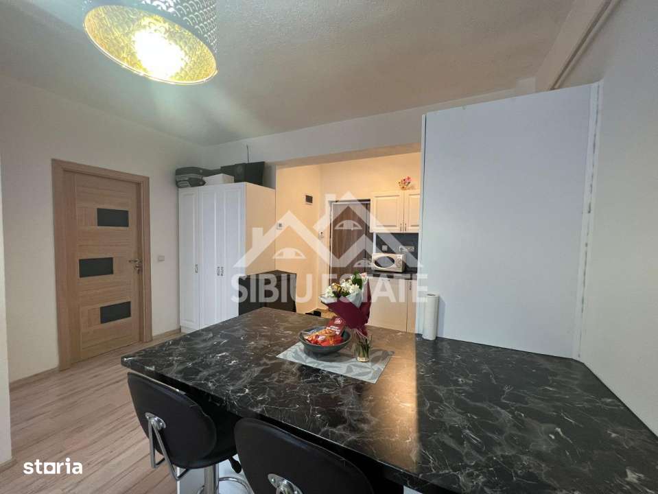 Apartament de vanzare, 2 camere mobilat utilat, bloc cu lift-11