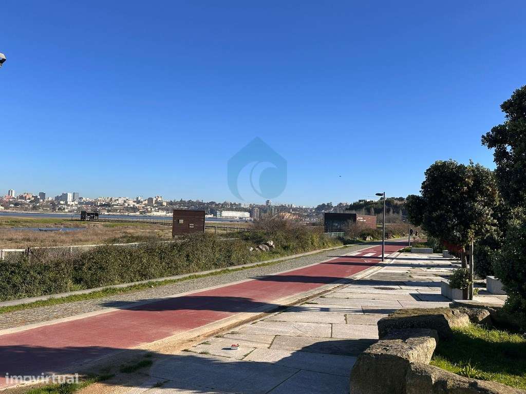 Excelente T1 no Edifício Douro Mar, Canidelo-17