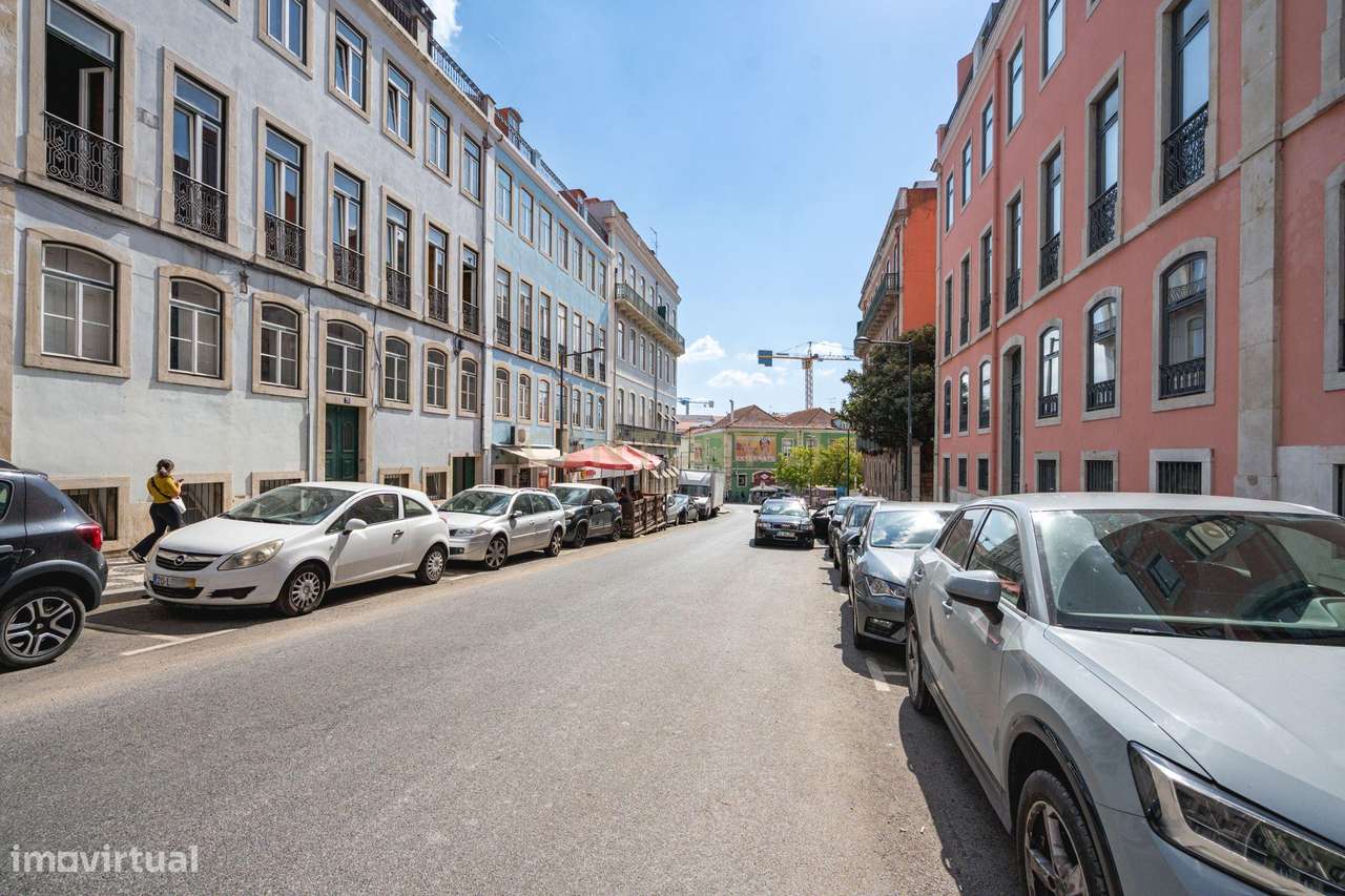 Apartamento de Charme com Jardim Privativo e Capela | Alcântara, Lisbo-29