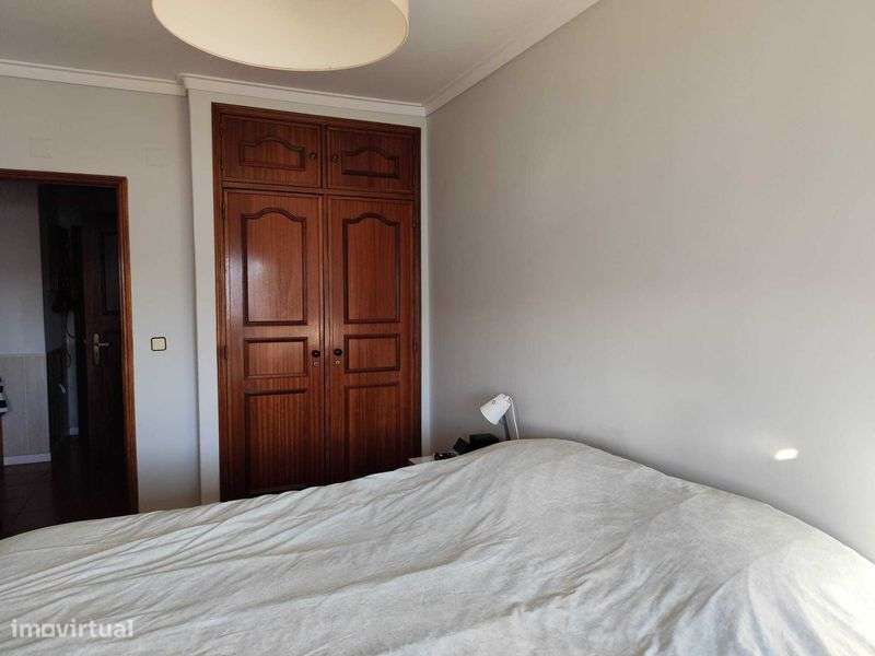 T1 Massamá, ao pé da estação de comboios - Grande imagem: 5/8