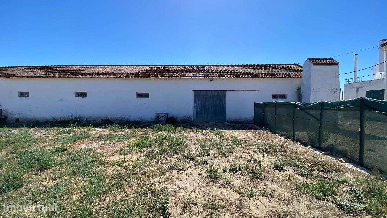 Lote de terreno com 53.162,5m2, localizado a 3Km do Nó do Carregado-29