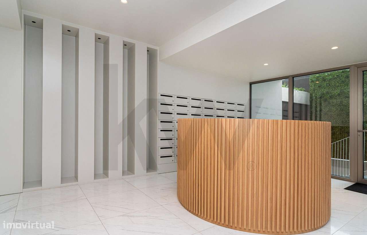 T0 para Arrendamento na Av. D. Carlos I * Varanda * Vista de Rio - Grande imagem: 2/14