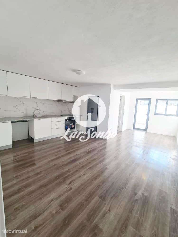 Moradia Bi-Familiar T2+T4 - Azurara, Vila do Conde - Grande imagem: 2/16