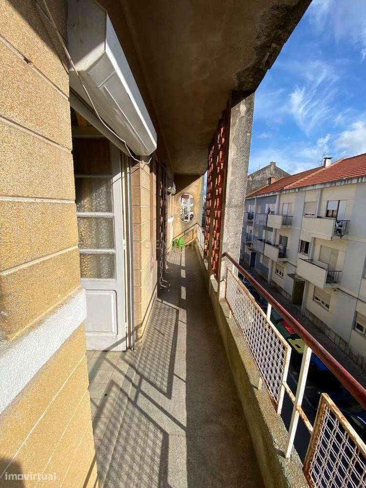 Apartamento T2 Usado Lavradio com 85m² e Boa Localização - Grande imagem: 3/12