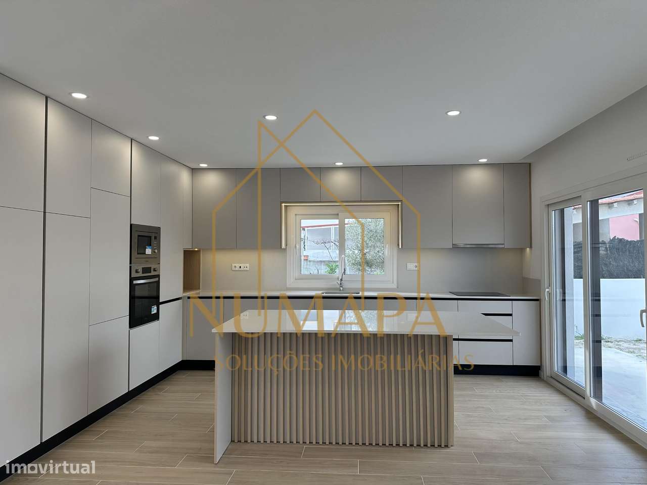 Moradia Isolada T4 em Quinta do Anjo, Palmela-0