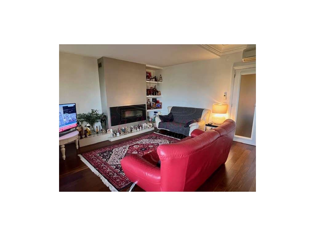 Apartamento T4 no Infantado-13