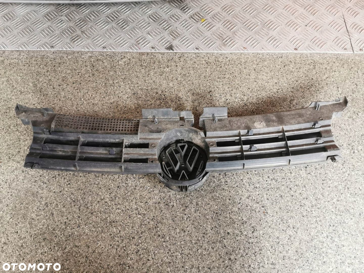 ATRAPA GRILL VW GOLF IV 1J0853655D - 3