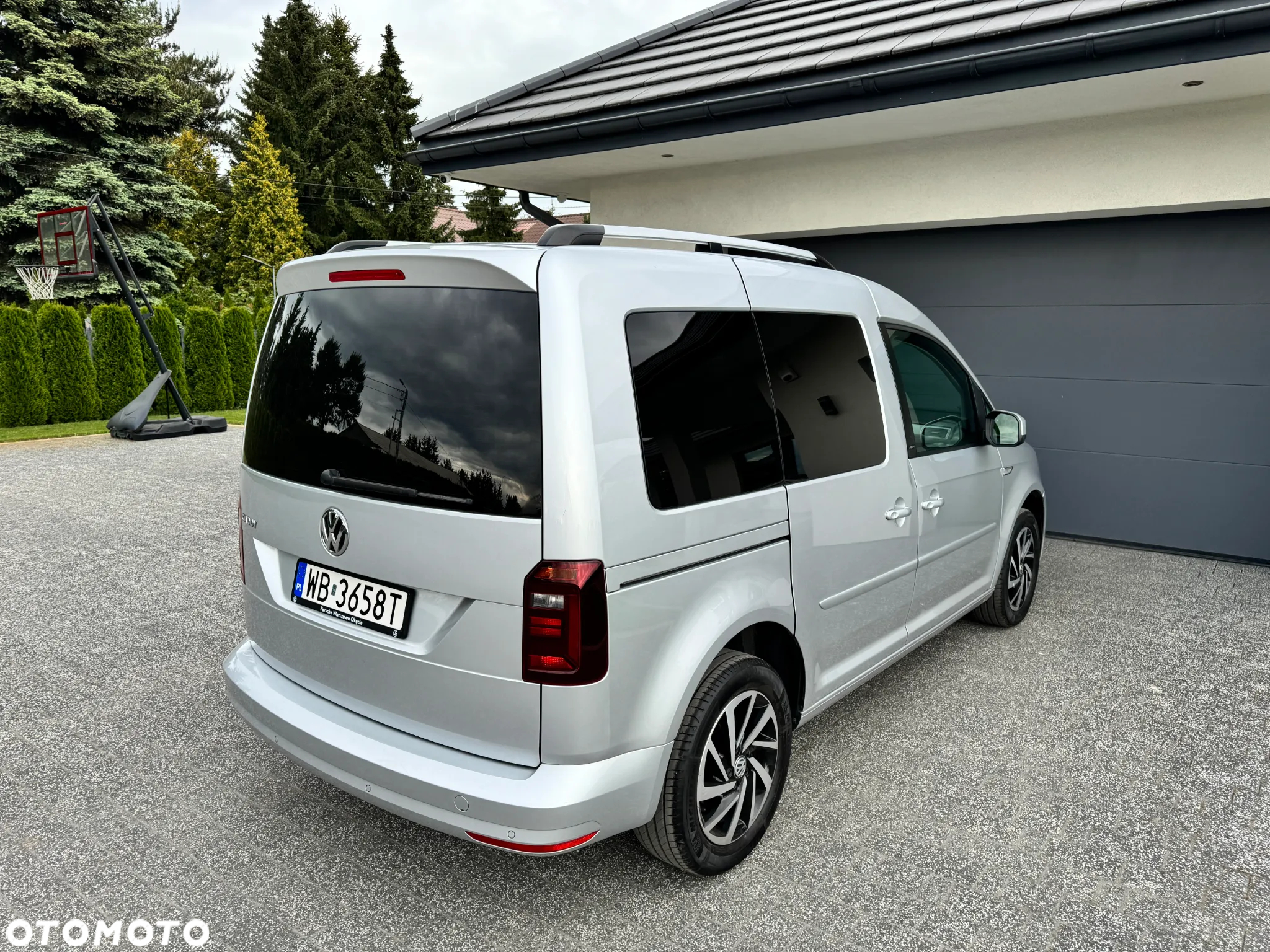 Volkswagen Caddy 2.0 TDI Comfortline DSG - 9