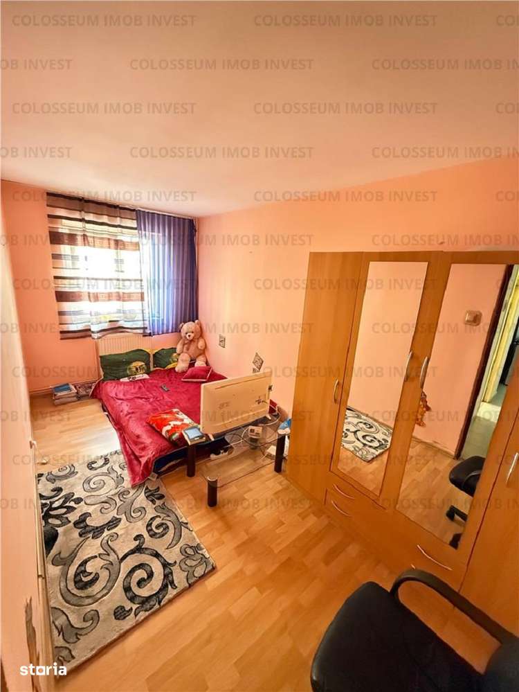 Apartament cu 3 camere, decomandat - zona Astra-4
