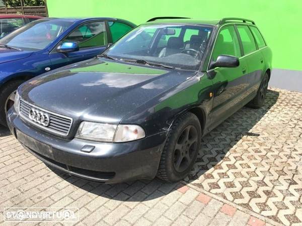 Audi A4 SW de 1998 para peças - 1