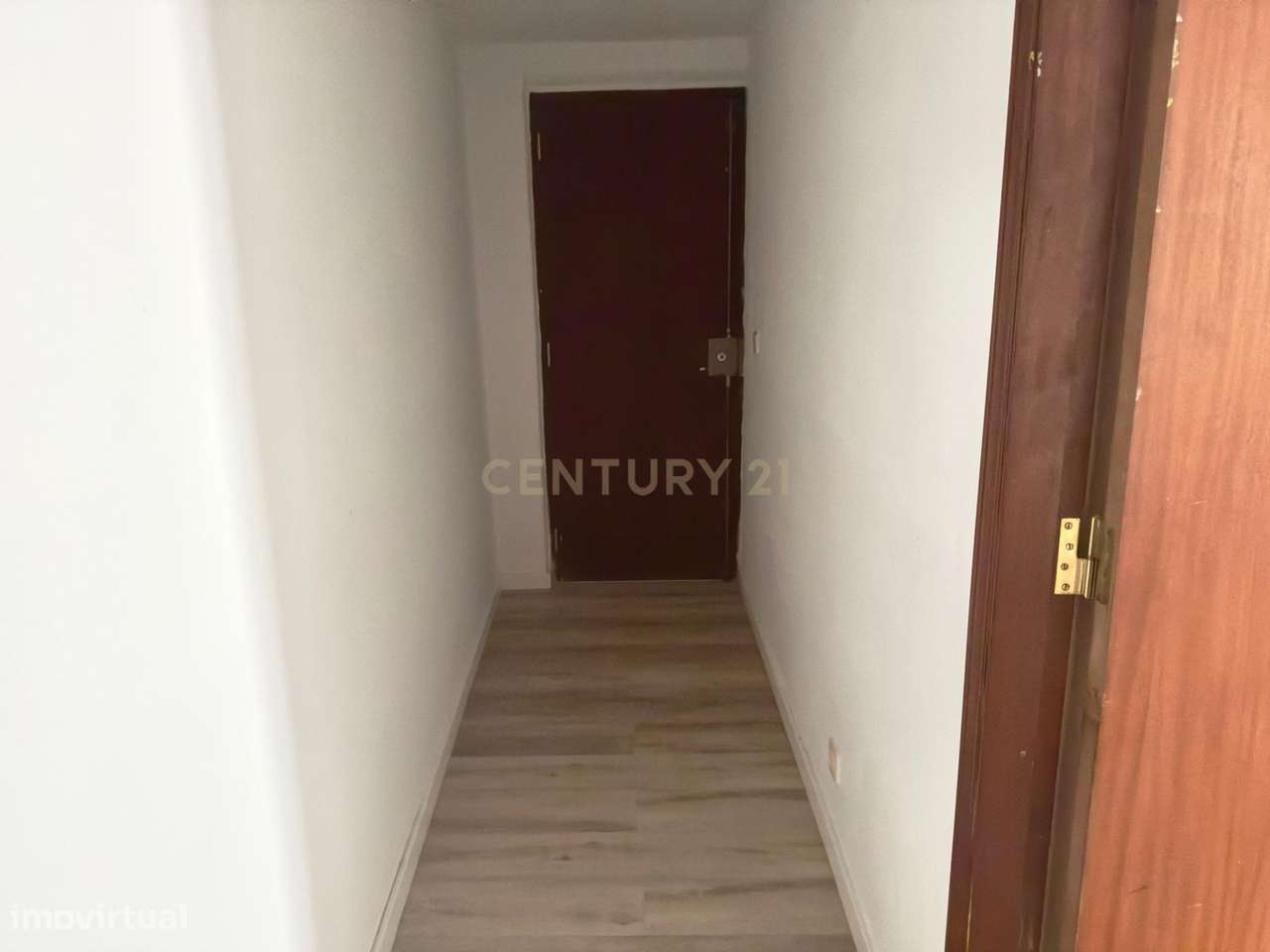 T3 com cave em São Pedro do Estoril – Versatilidade e localização priv-29