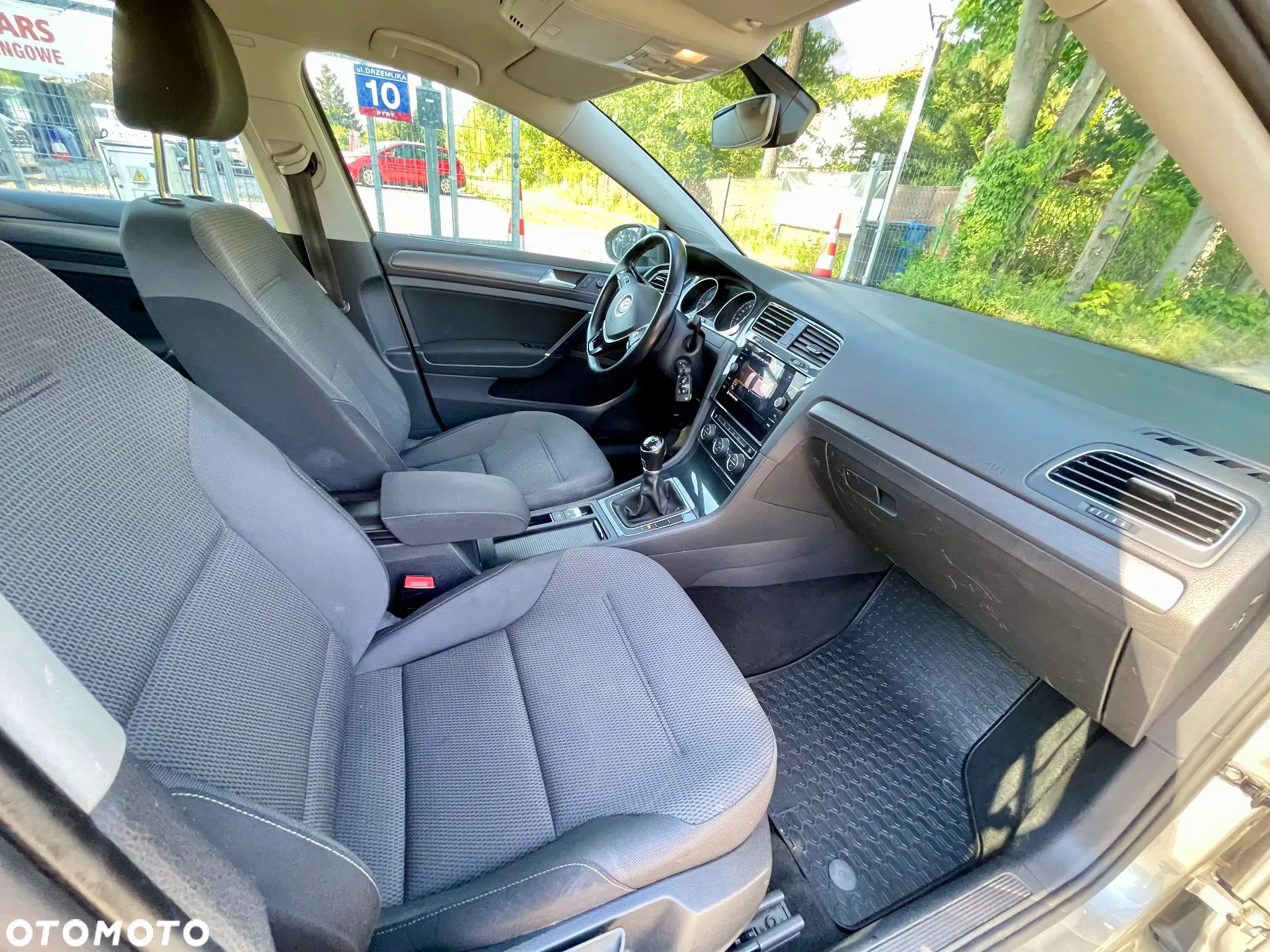 Volkswagen Golf VII 1.6 TDI BMT Comfortline - 12