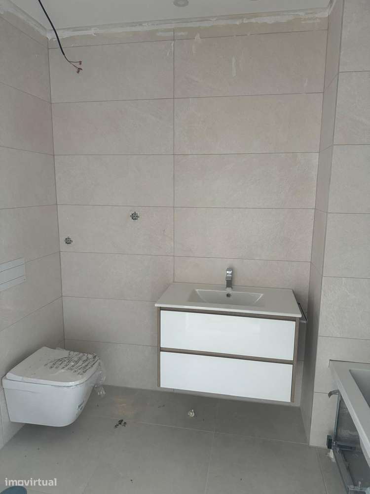 Apartamento Novo em Prédio com Arquitetura Moderna-2
