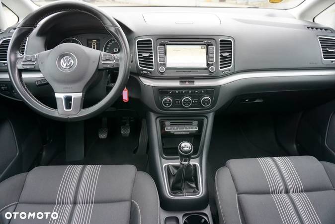 Volkswagen Sharan 2.0 TDI Highline - 16