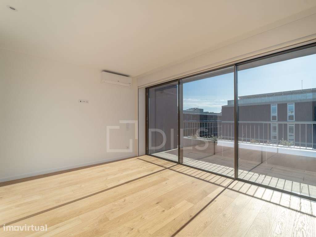Apartamento T4 no último piso, junto à praia, em Matosinhos Sul - Grande imagem: 5/50