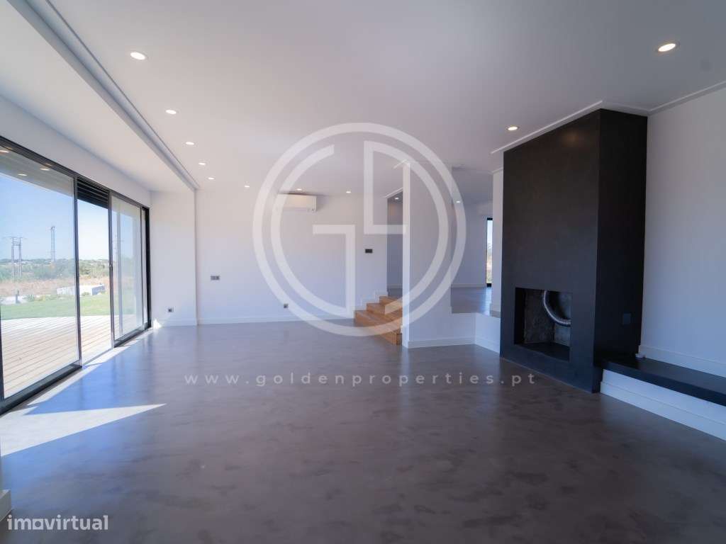 Invista na sua casa de sonho! Moradia T5 em Quarteira, perto da Pra...-9