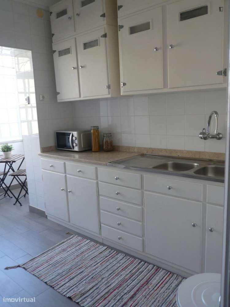 Quarto - localizado em São Sebastião Lisbon - Grande imagem: 5/10