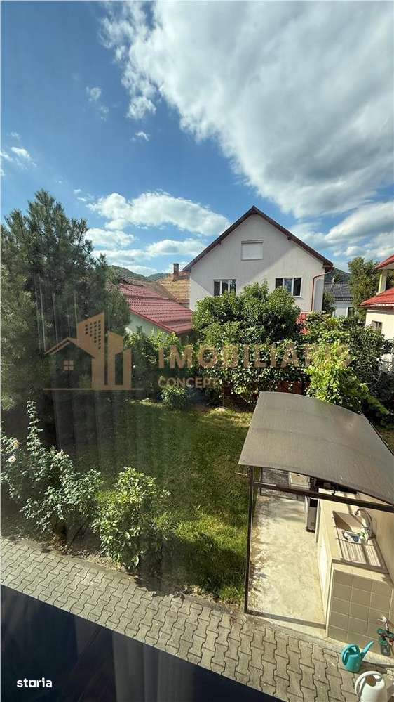 Casa de vanzare, ideala pentru locuinta si birouri, zona Parcul Regina - Imagine principală: 4/16