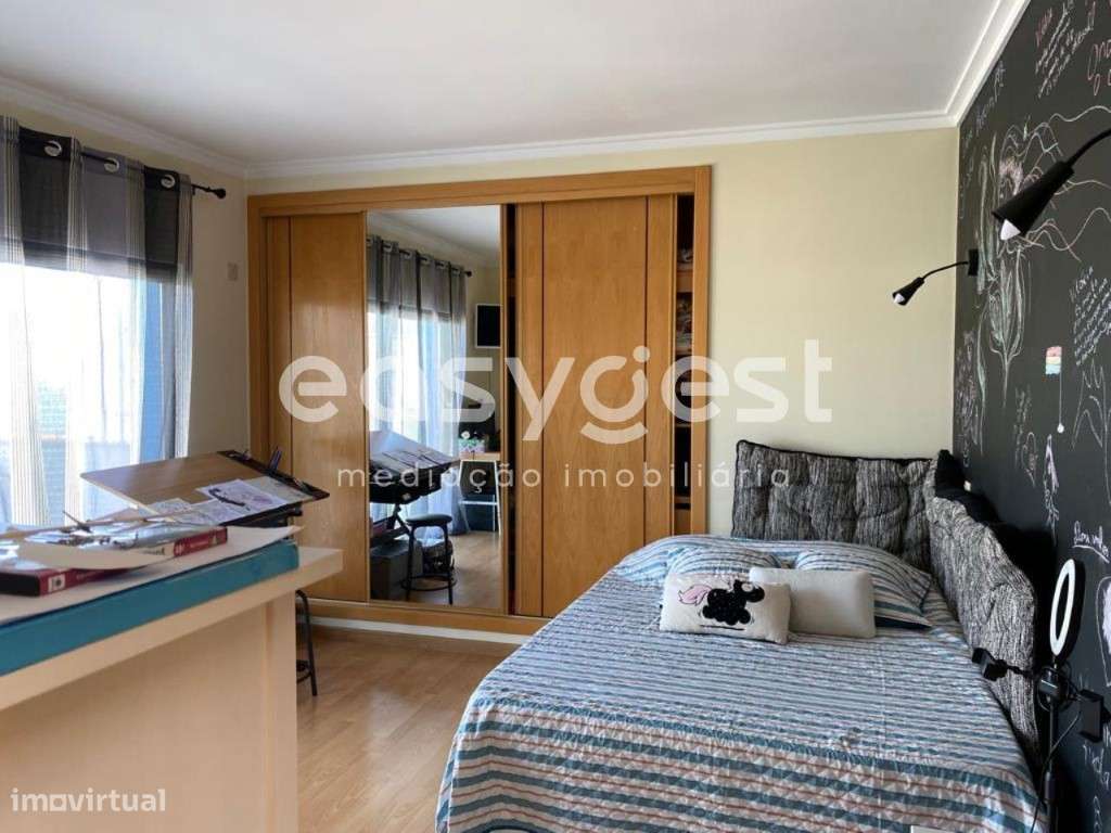 Apartamento Duplex T3 com excelentes áreas localizado numa urbanização - Grande imagem: 2/40