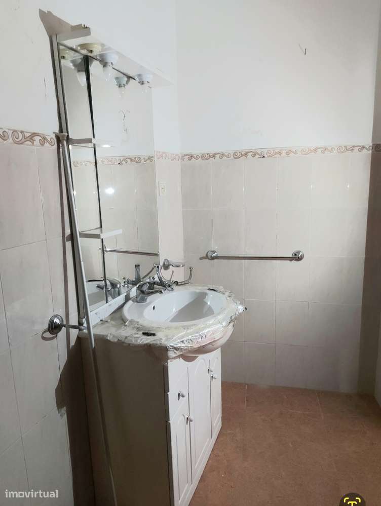 Moradia T3 + T1 + Terreno Urbanizável (Horta) - Vidigueira-19