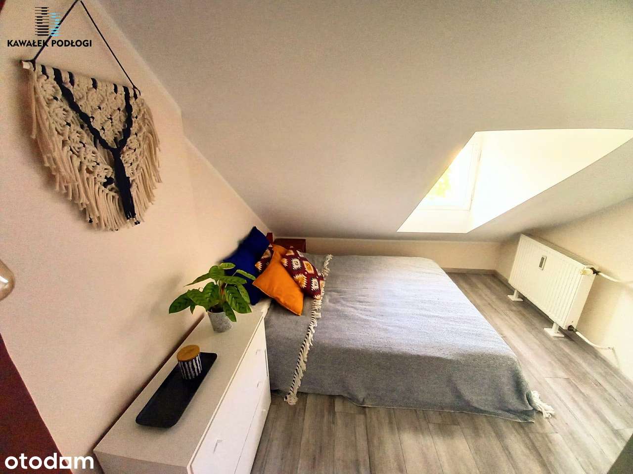 Klimatyczne poddasze w Śródmieściu z parkingiem-10