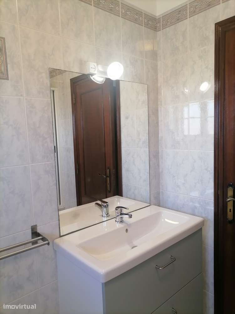 T3 Centro de Queijas, Oeiras. Com Parqueamento e Arrecadação.-22