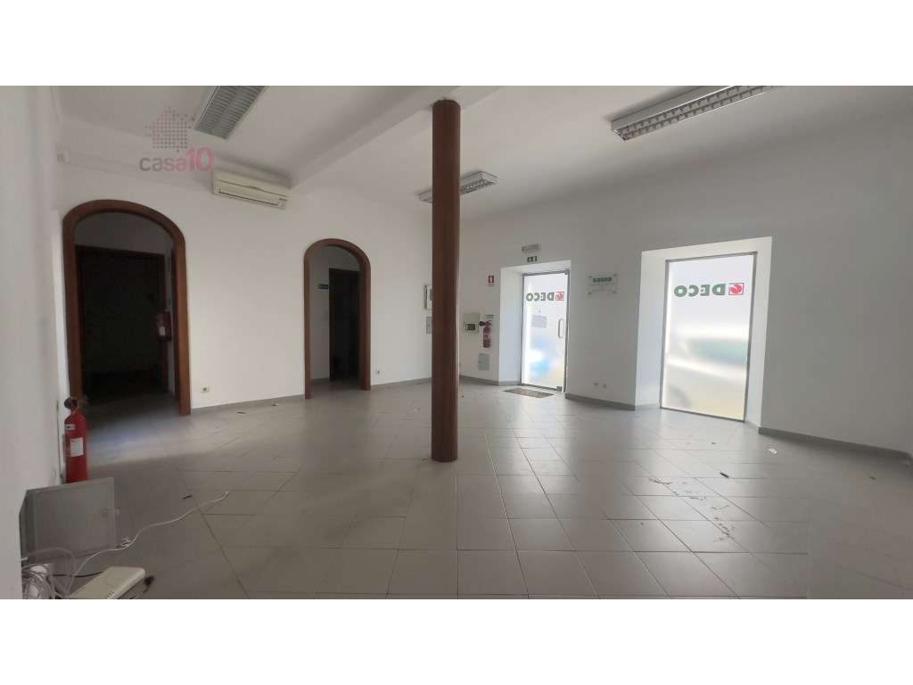 Vende-se Loja no centro histórico de Évora! - Grande imagem: 2/25