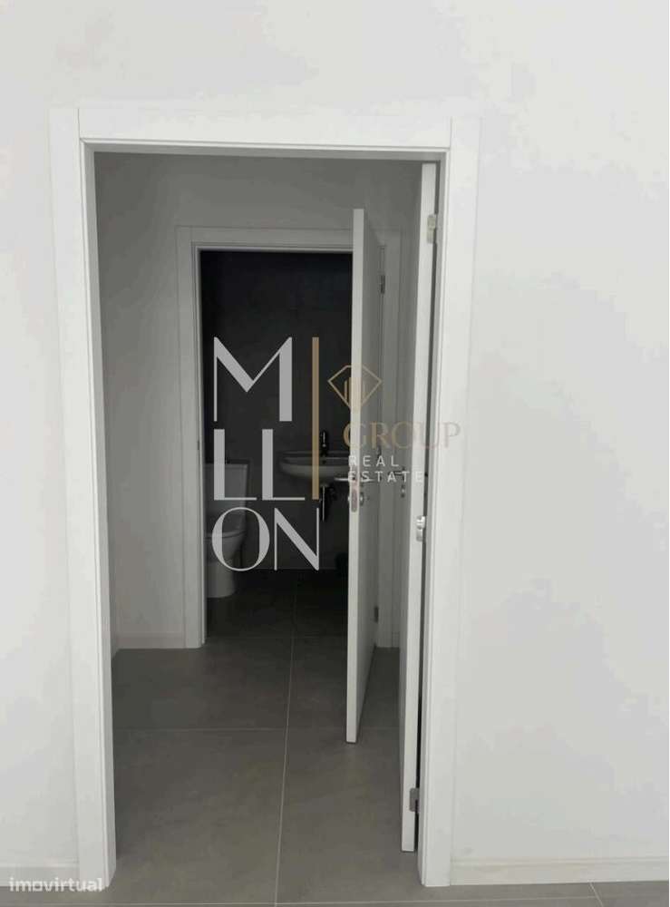 Espaço comercial no centro da cidade do Porto, junto à Rotunda da Boav - Grande imagem: 4/6