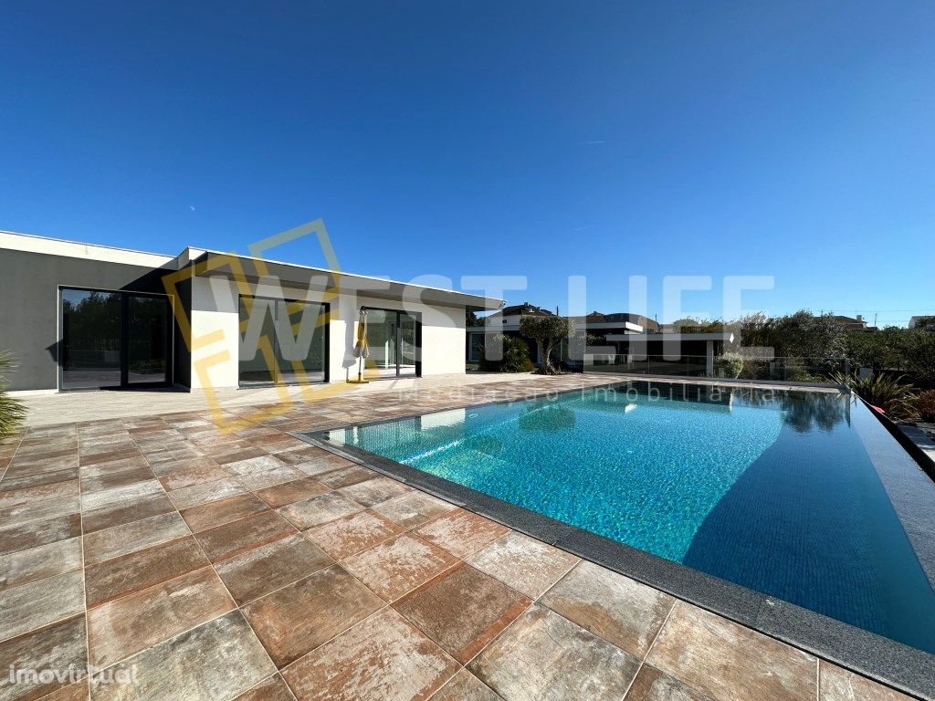 Moradia T4 Luxuosa de traço contemporâneo - Piscina de ág...