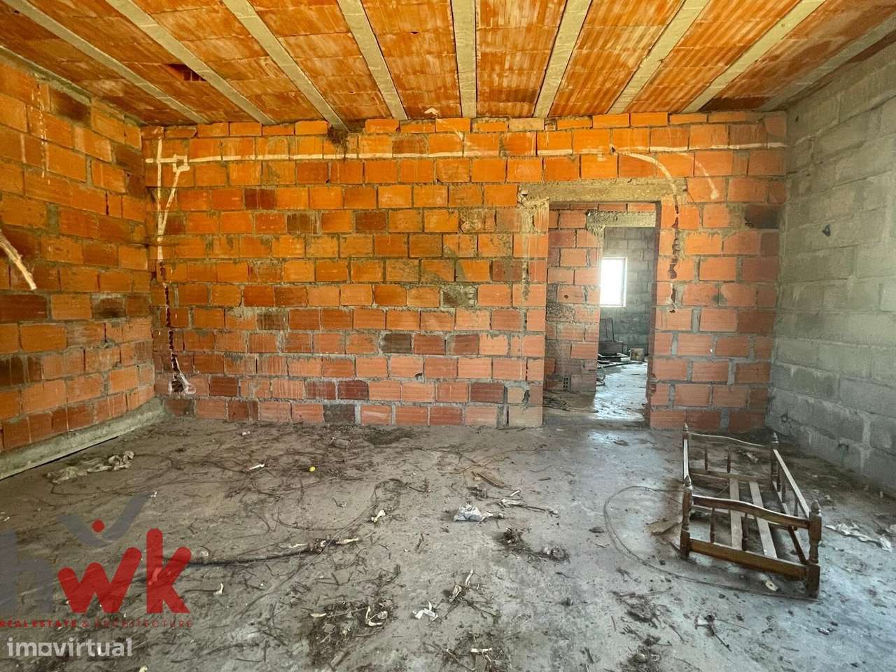 MORADIA por acabar, com 940m2 terreno-17