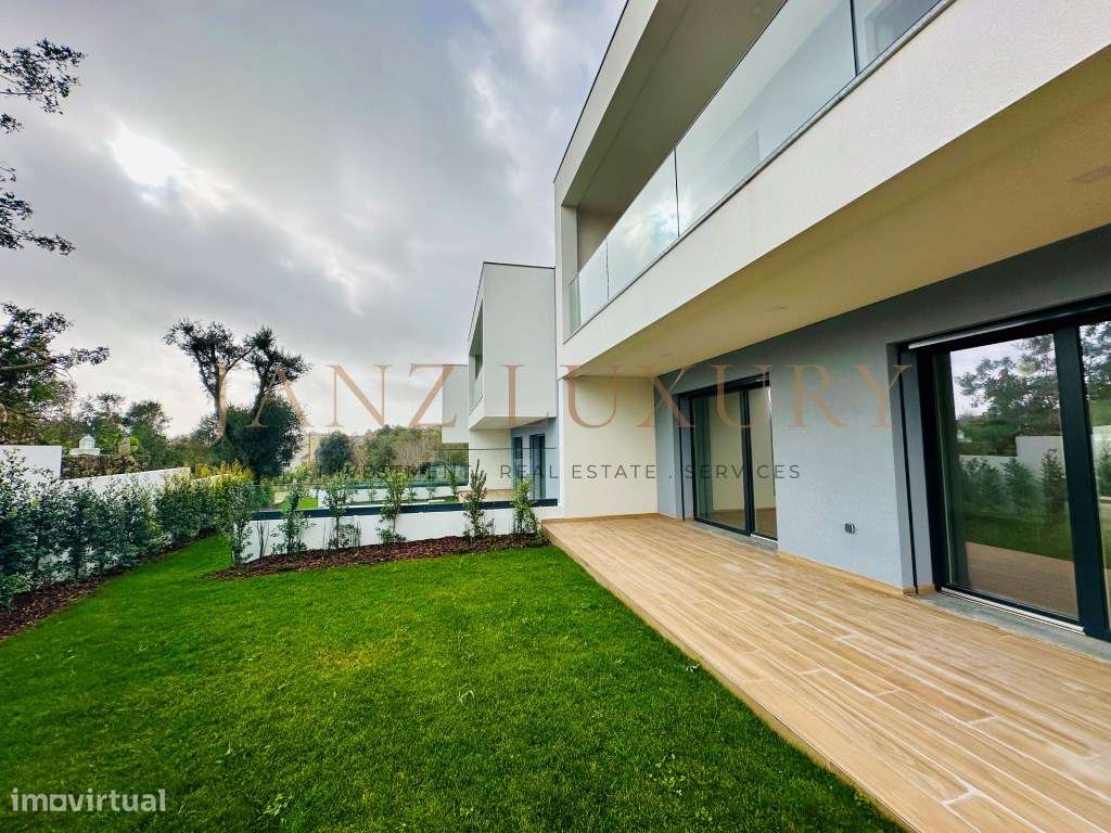 Moradia T4 com Piscina e 300m² Jardim em Manique | Cascais | Garage...-12