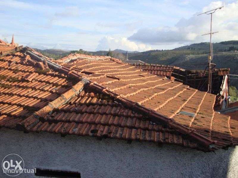 Moradia rústica para recuperar - Vendo - Grande imagem: 4/7