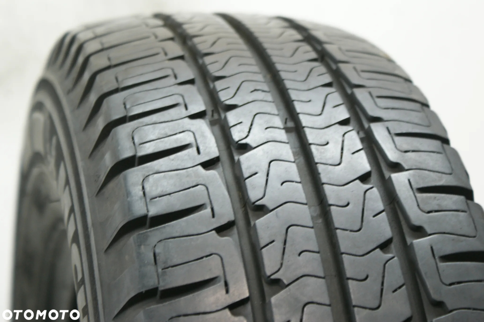 215/70R15C MICHELIN AGILIS CAMPING , 8,1mm - 2