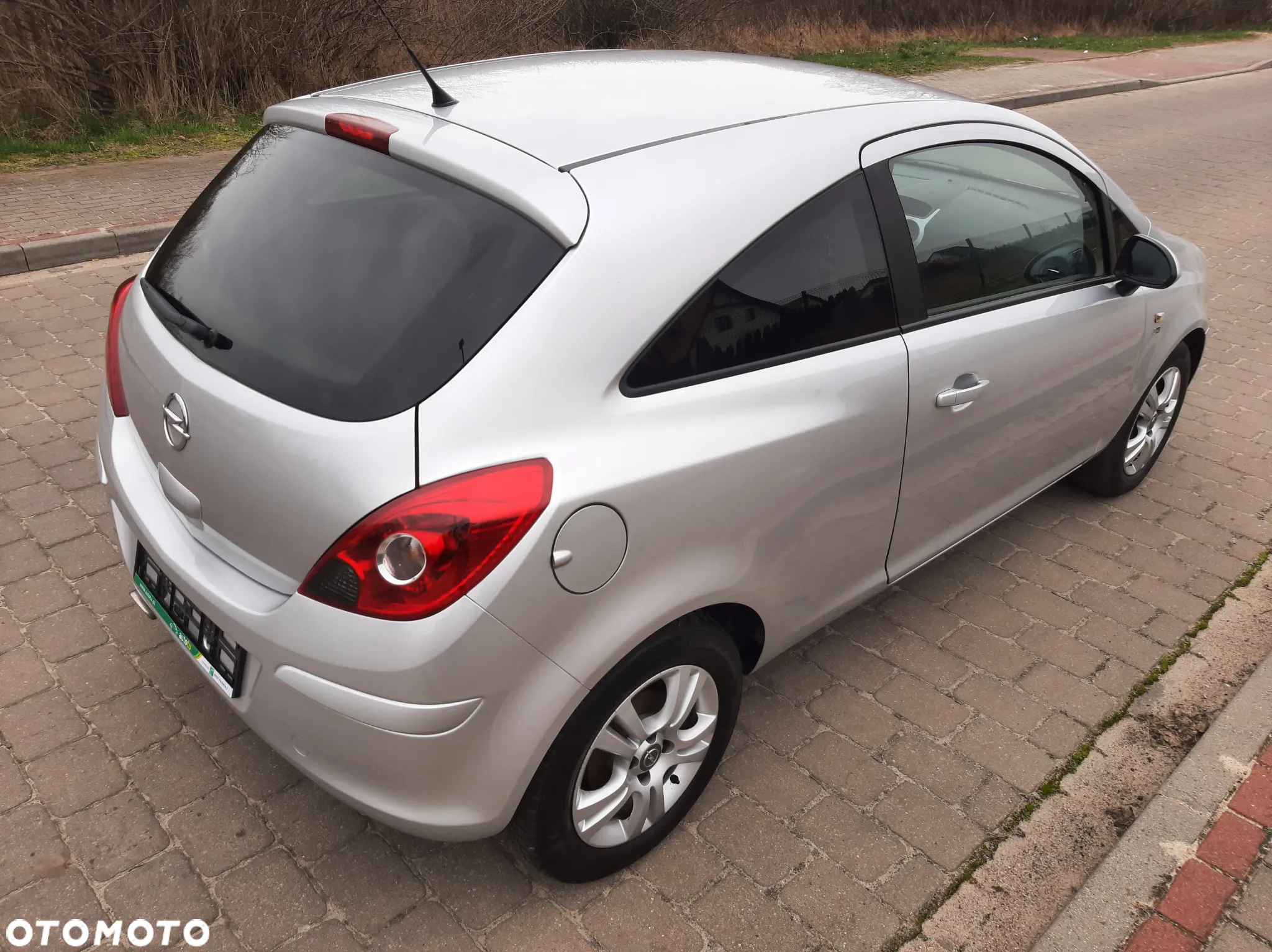 Opel Corsa 1.4 16V 150 Jahre - 20