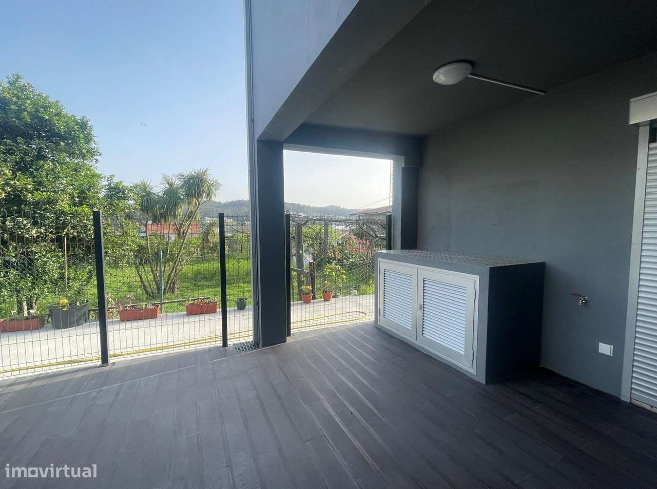 Andar Moradia T2+1  totalmente renovado com terraço em Fradelos, Braga-11